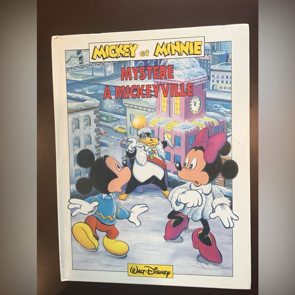 French Edition of Mickey & Minnie.  Mickey et Minnie - Mystere a Mickeyville.